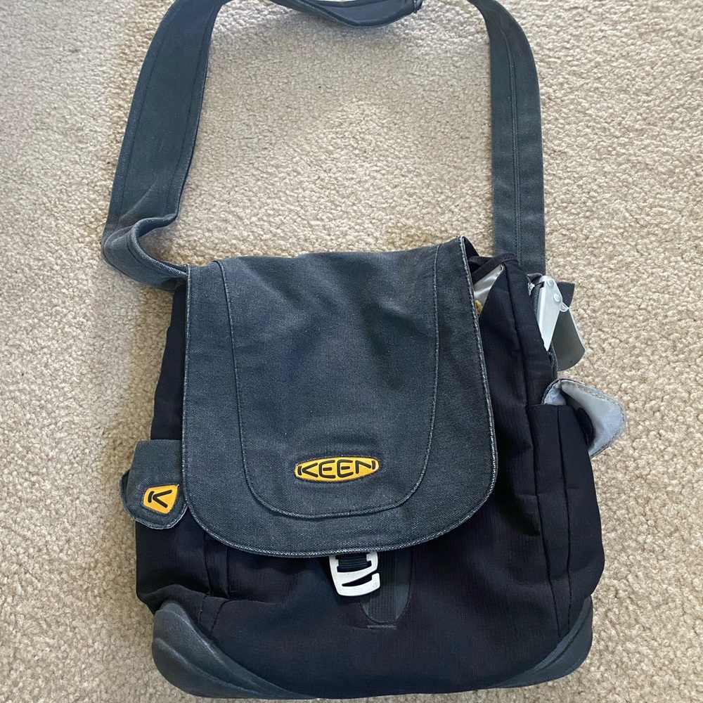 Keen tote purse-free shipping